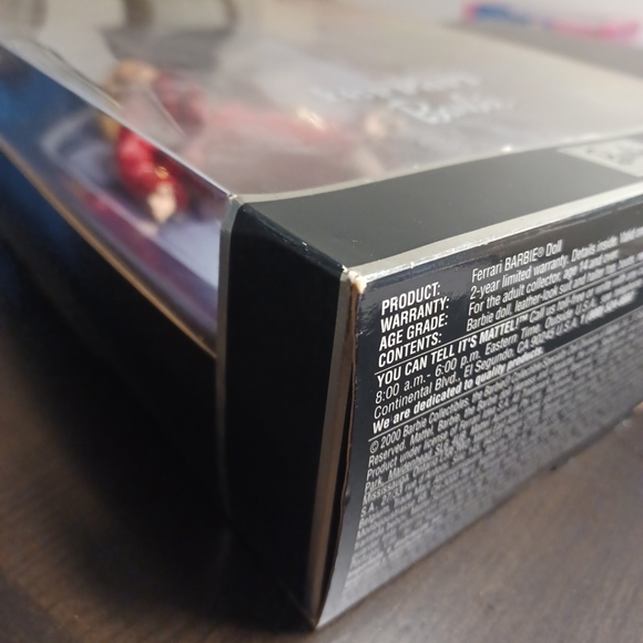 Barbie Ferrari Doll in Leather Suit Outfit Collector Edition 2000 Mattel 28534 - Picture 12 of 14